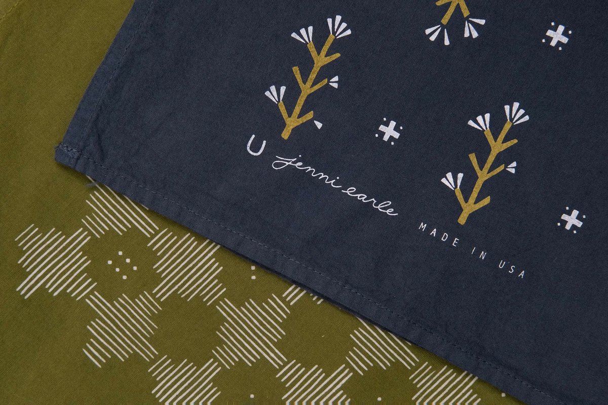 jenni_earle's tweet photo. sign-up for every jenni earle bandana release in 2022
https://t.co/C63Gy9lxx5 https://t.co/7PRGVNMx50