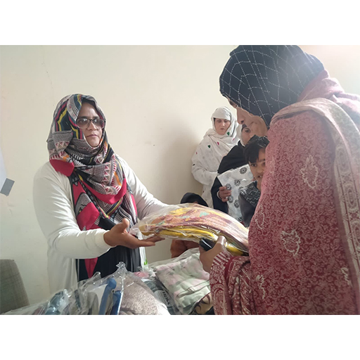 #Warm_campaign: Rawalpindi 
Woice team Rwp and MSM under the banner Of <a href="/minhajwelfare/">Minhaj Welfare</a> distributed warm clothes among deserving families. Director of WOICE Naheed Mazhar and president Noreen Reyasat Pp 15 and Jaweria Shabbir MSM distributed the stuff among deserving families.