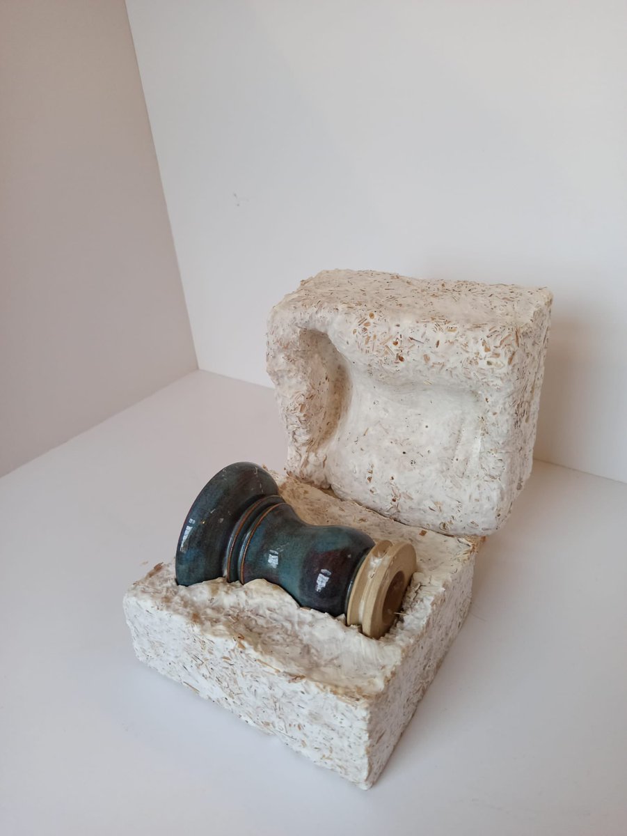 Tahıl atıklarından elde edilen içinde hiçbir kimyasal maddeyi barındırmayan  kompozit miselyum paketleme ürünlerimiz ile daha sık karşılaşacağız :)