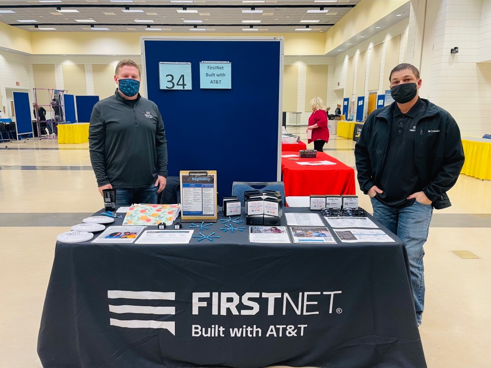 #FirstNetFriday is in full swing in the BOLD North!! Today we're celebrating the Nursing Graduates of South Dakota State University! 🎓🩺👏

@JessKrause2 #SignatureMoves 
<a href="/DemetrusHayes1/">Demetrus Hayes</a>
<a href="/CarmenC1110/">Carmen Campbell</a> <a href="/Tara_Carlson_/">Tara Carlson</a> <a href="/dbustamante1210/">David Bustamante</a> <a href="/rachelshimkosk4/">rachel shimkoski</a> <a href="/chrisstewart77/">Chris Stewart</a> @gowestregion