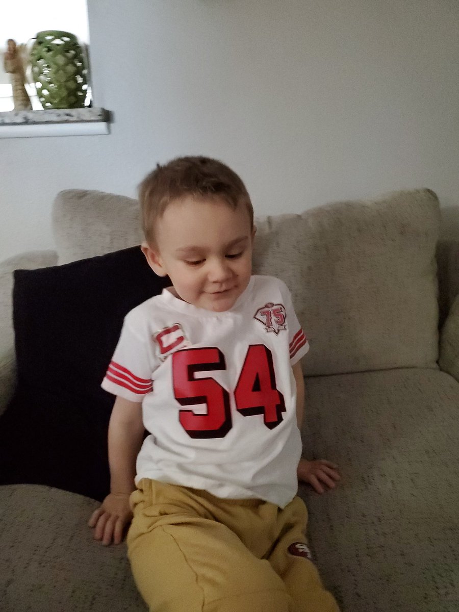 Hyped up for #FaithfulFriday! 🙌🏼❤🏈💛🎉 Spencer picked @fred_warner today! Have an awesome game on Sunday Fred! #AllProFred #49ers #49erFaithful #NinerEmpire #FTTB #BeatLA #AutismAwareness