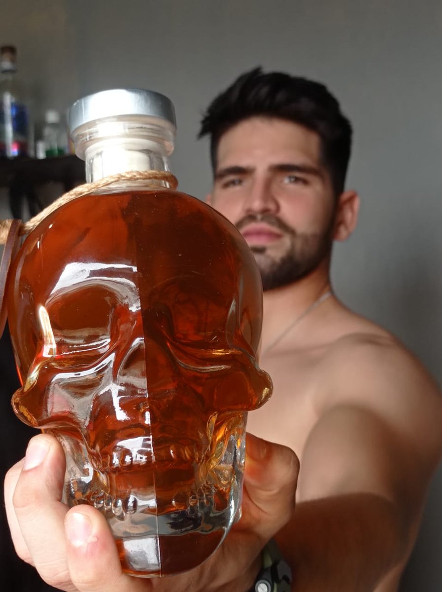 SebastinSnow2's tweet image. ¡Qué inicie este fin de semana con toda! Vuelvo más fuerte que nunca. #elcabron