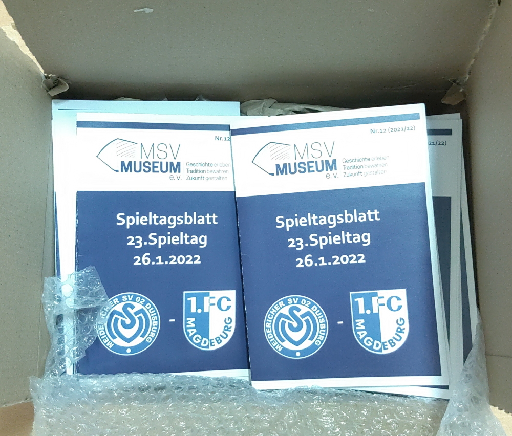 fussballarchiv1's tweet photo. Da es vom Spiel @MSVDuisburg gegen den @1_FCM kein offizielles Heft gab, hat das MSV Museum einen Spieltagsflyer erstellt. Tolle Arbeit der Kollegen. #msvfcm #3liga #EINMALIMMER https://t.co/GxHzVRSzAh