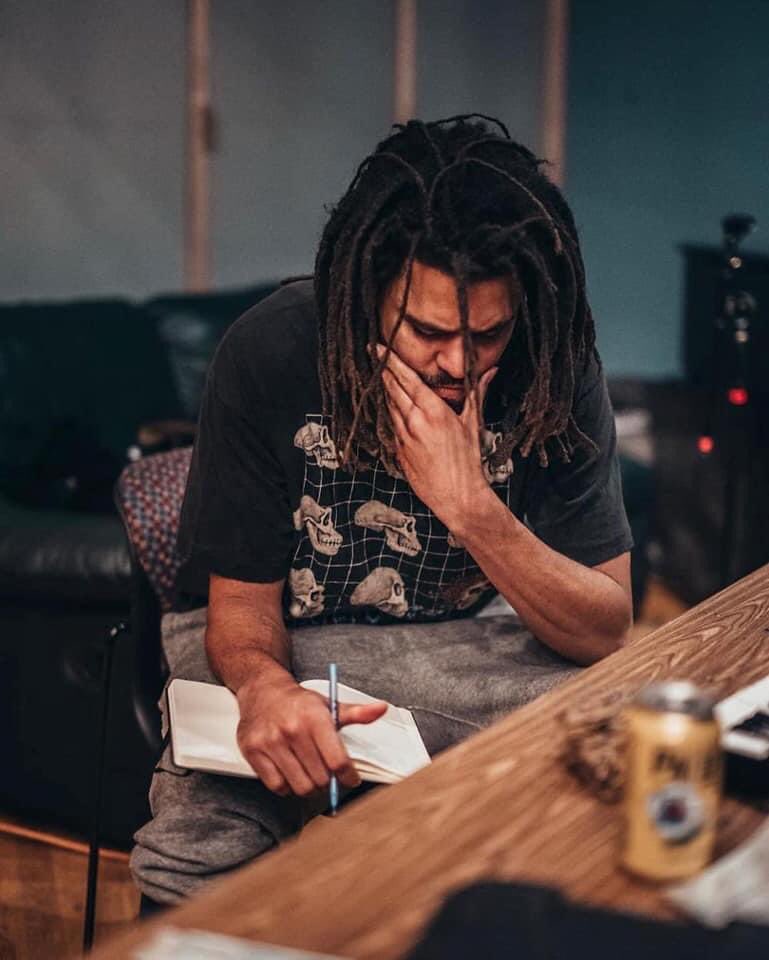 mefeater's tweet photo. Happy 37th Birthday to the 🐐J. Cole 🖤 https://t.co/7FpOjWm9gP