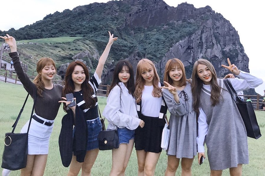 soompi's tweet photo. #APRIL Members Share Handwritten Letters And Messages To Fans After Disbandment News
https://t.co/YBbZdlmofN https://t.co/khxSGmHEcC