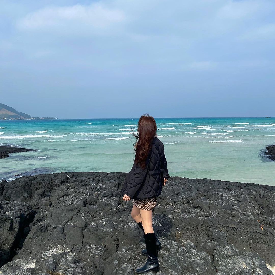 mmclznight's tweet photo. 바다 + 은이 = 💙🤍 https://t.co/JOcIJa203c