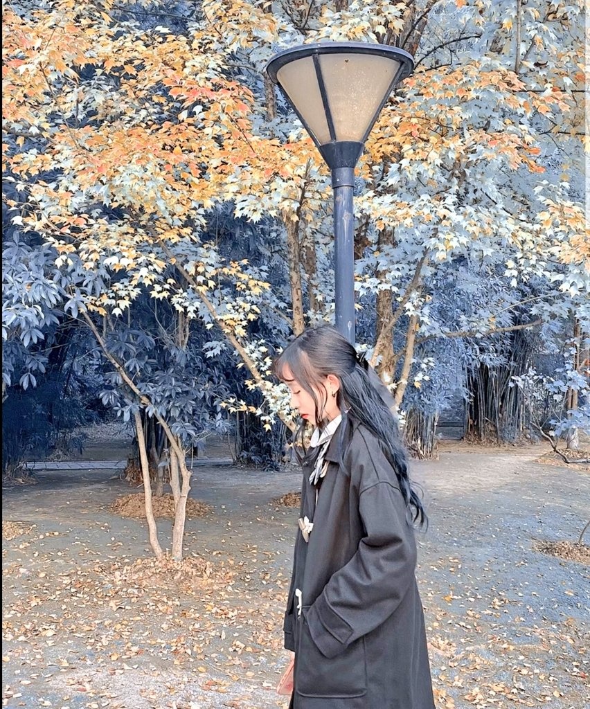 又爽了一把 每次只射认识的 然后看着她们穿出来那感觉贼爽