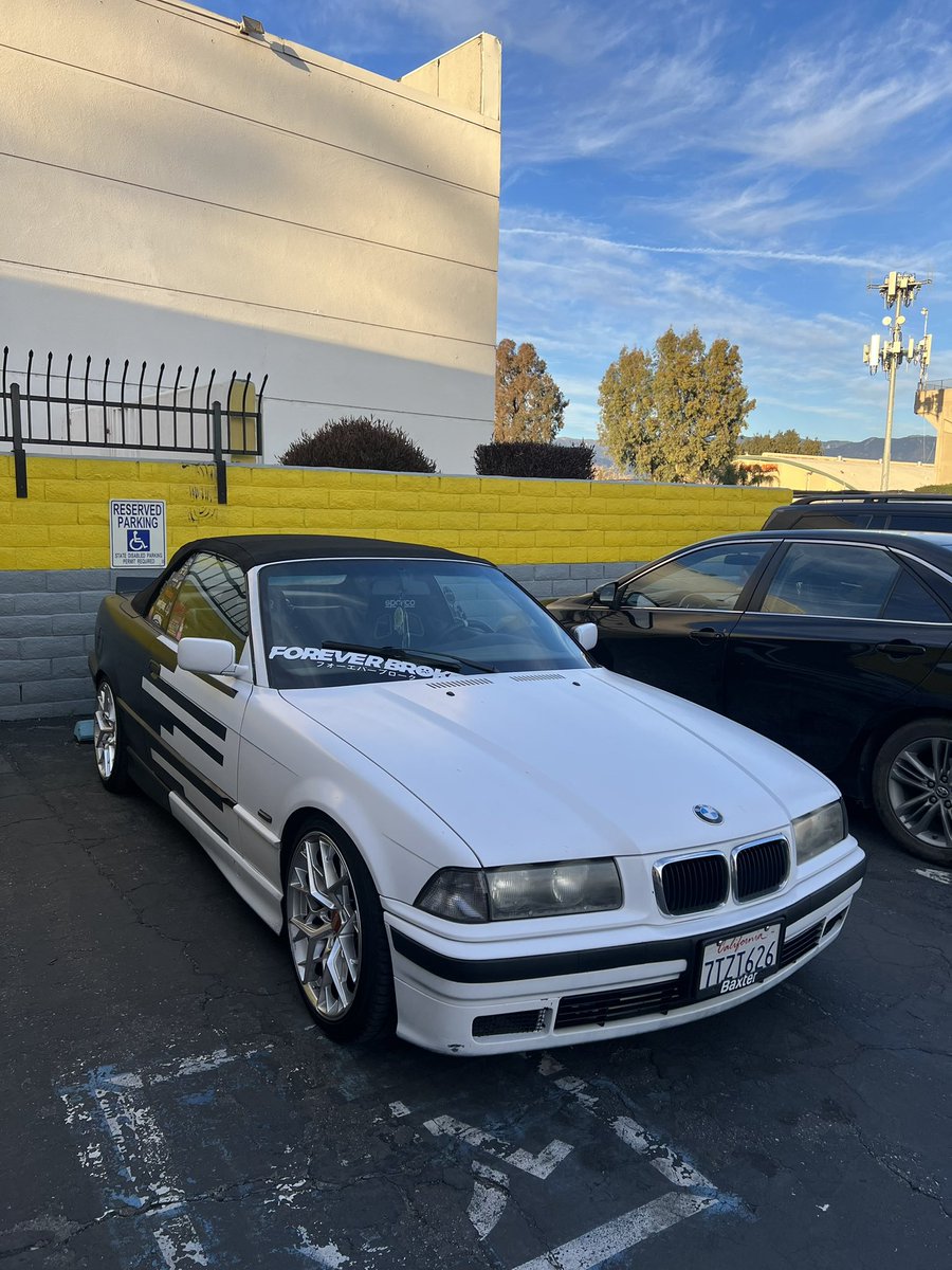 lilchubby402's tweet photo. before an after, I knew that blinker fluid smelled funny too me… 
#e36 #e36vert #e36coupe #bmw #bmwe36 https://t.co/dqRyUsMaPx