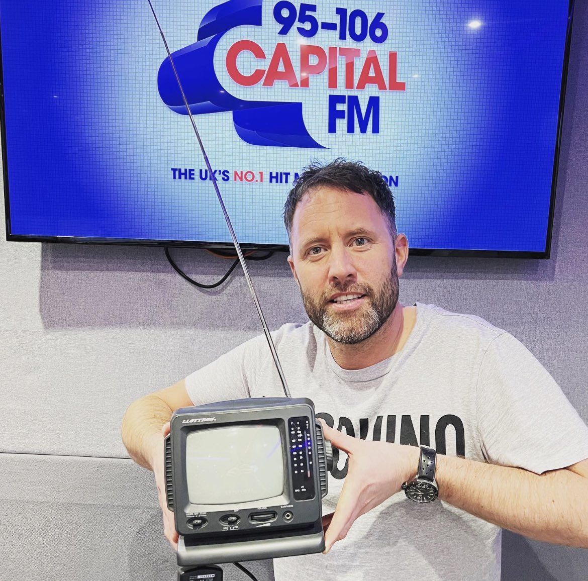 Wingman’s got a new telly! Who’s coming a Netflix binge?