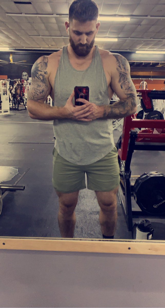 frazermatt2311's tweet photo. That gym life be making my 2022 summer days looking like a great future 😎 https://t.co/wcm5NQwjYY