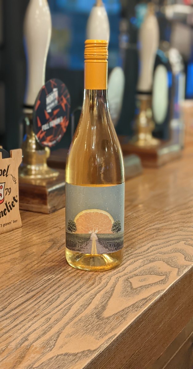 Alfred_Bar's tweet photo. It's another exciting return to Alfred but this time it's from the wine menu 🍾
The orange wine that you all know and love is back pouring after a bit of a hiatus so there's now even more options on the wine front 🥳
#wine #orangewine #bar #winemenu https://t.co/kpqP8fSI09