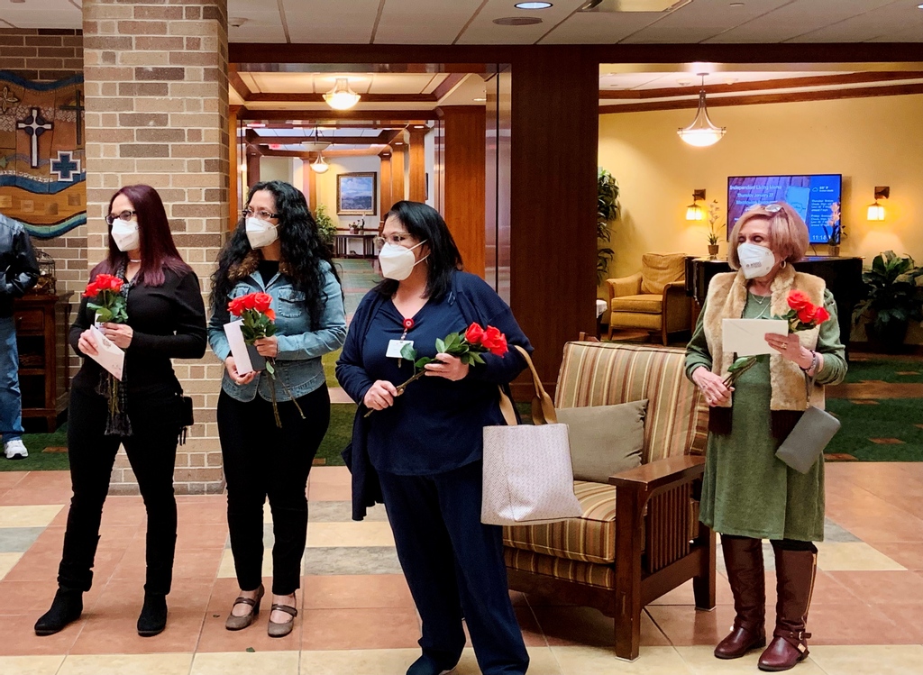 MorningsideM's tweet photo. Happy #ActivityProfessionalsWeek! Our Activities folks got the red carpet treatment as we recognized all their hard work! 

They provide a sense of home, a sense of care, &amp; a sense of fun for our residents! ❤️ Thanks for all you do!

#SeniorLivingCommunity #SeniorCare #ElderCare https://t.co/3kRx0JVLVv