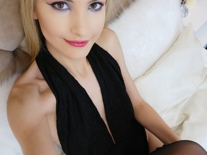 I could be yours right now! Just call me: https://t.co/Pp5zAr2Qgg  @getmenaked @HotAdultModels @bbnaked @nakedwomentime @BabeHeavenTV @Hawker881_Promo