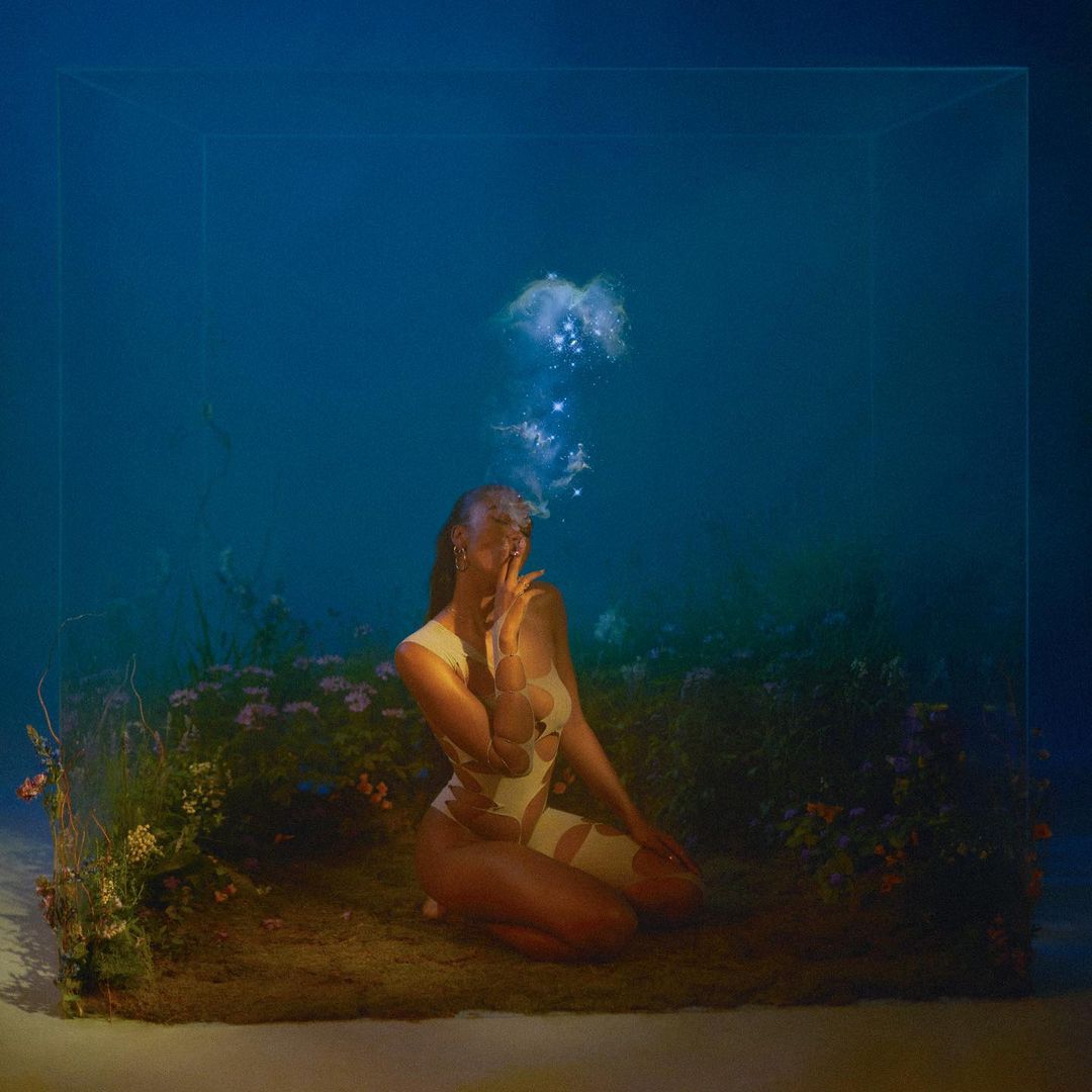 New York based singer Amber Mark delivers her long-awaited debut album "Three Dimensions Deep". Listen here:

bit.ly/3rWZYfo