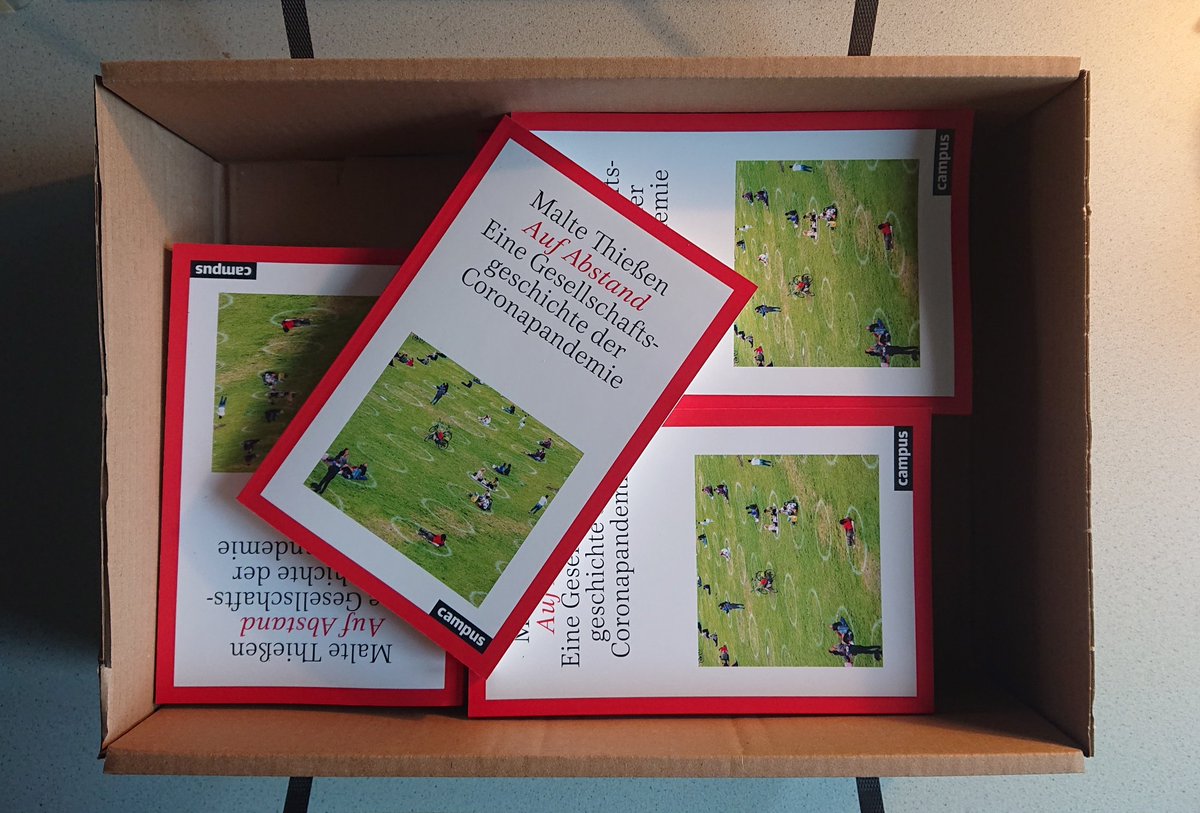 Malte Thießen @maltethiessen.bsky.social (@malte_thiessen) on Twitter photo Geschenk! Weltbester Verlag der Welt <a href="/Campusverlag/">Campus Verlag</a> hat mir zum Nachdruck eine Menge #AufAbstand geschickt! Ein Buch bleibt bestimmt übrig - wer möchte eins geschenkt bekommen? Teilnahme an der Verlosung per Retweet bis Sonntag, 30.01., 20.15 Uhr (mit Rücksicht auf Tatortfans) Geschenk! Weltbester Verlag der Welt <a href="/Campusverlag/">Campus Verlag</a> hat mir zum Nachdruck eine Menge #AufAbstand geschickt! Ein Buch bleibt bestimmt übrig - wer möchte eins geschenkt bekommen? Teilnahme an der Verlosung per Retweet bis Sonntag, 30.01., 20.15 Uhr (mit Rücksicht auf Tatortfans)