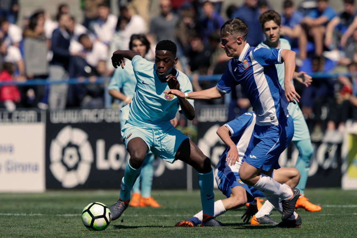 micfootballcup's tweet photo. ¡@IlaixMK vuelve a @LaLiga!
Del #MICFootball al @valenciacf. Molta sort! 🦇
#WeAreMIC | #MICPlayer https://t.co/XsUMHi9jBu