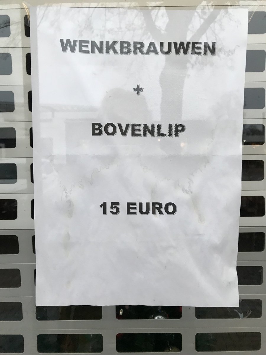 stonekroon's tweet photo. ⁦@wimdaniels⁩ 
Niet bij de plastisch chirurg.😷 Wel bij een kapper in Mierlo. 🪒✂️🥸 https://t.co/F6G0SLDRRp