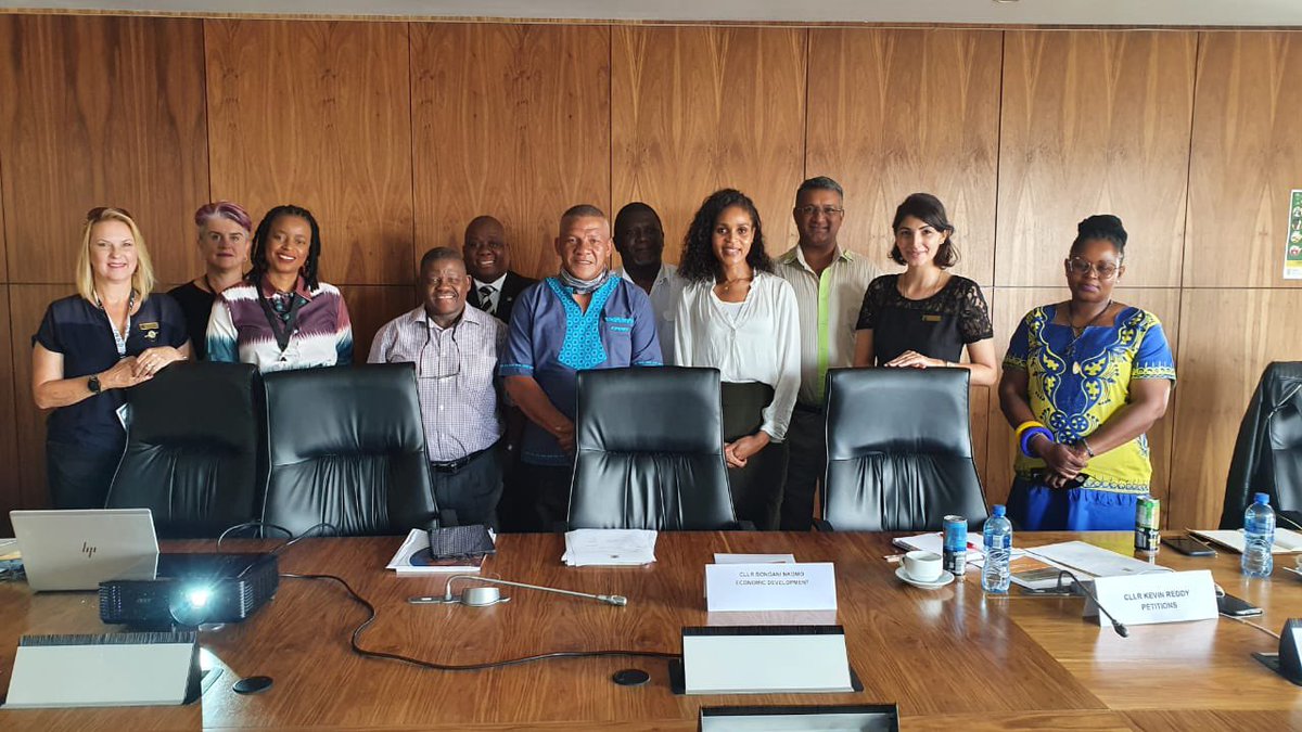 ColleenMakhub's tweet photo. My role as Chair of chairs, is to lead this dynamic team of chairpersons. We ensure we that we put the interests of our residents first.
I want to take this opportunity to congratulate all the elected Chairpersons of portfolio committees.@CityofJoburgZA @joburg_city @CoJSpeaker https://t.co/ko3J0BXeBT