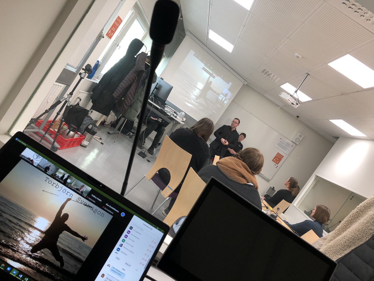 JanPedersen1969's tweet photo. Today, we have a combined #respeaking experiment and lecture on #deafblindness for SL interpreting students with Torbjรถrn Svensson at @TOI_SU https://t.co/LvPfYWwuqy
