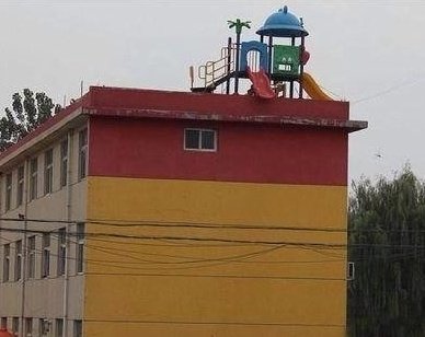 lily is thinking about her hometown