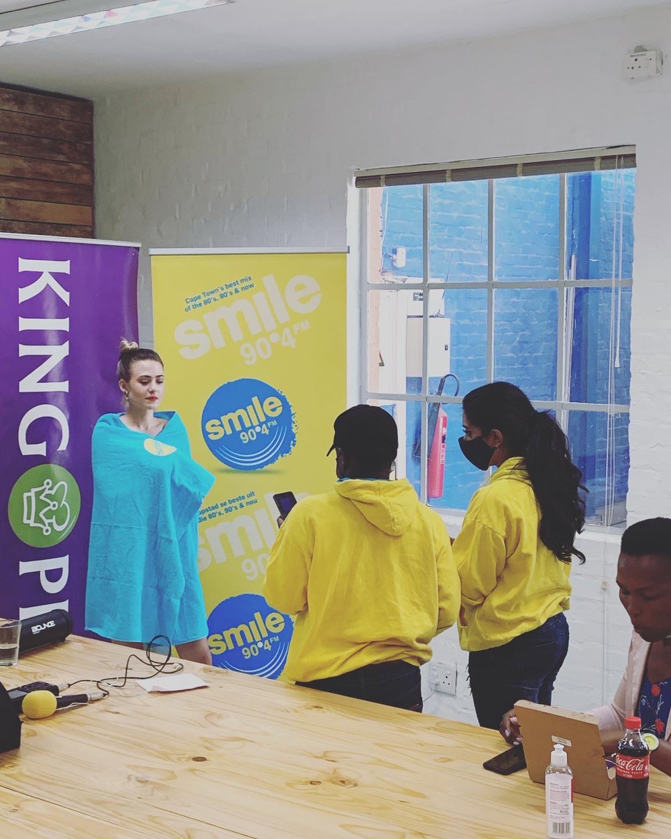 afrimobilityza's tweet photo. BIG THANKS to @Smile904FM and @Kingpiebrand. The team had an amazing time #freefoodfridays https://t.co/BTh9qlEjpP