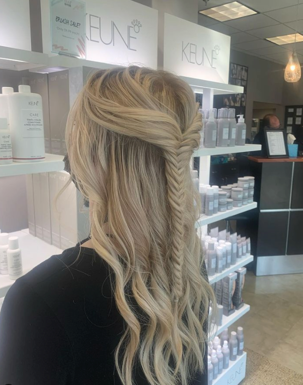 KeuneAcad124's tweet photo. Fridays are for fishtail braids right?!
.
This beautiful half formal style was created by @cococosmetics02_ 

Have a great weekend friends! https://t.co/ZCd7m86mRb