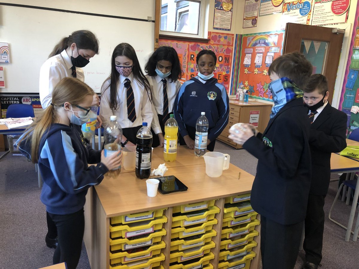 QVSchool's tweet photo. Great fun for P7 this week Well done to all our P7 Scientists!
A successful Thursday Science afternoon  - Do gases weigh anything? Extra bonus at the end, getting to drink the fizzy juice! https://t.co/GEXjtnzRKw