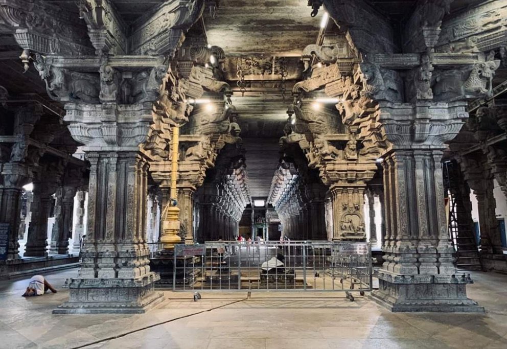 IndiaTales7's tweet photo. The Jambukeswarar Temple in Tiruchirapalli, Tamil Nadu was built by Raja Kocengannan Chola 1800+ years ago.

One of the 5 major Shiv Temples or 
Pancha Bhoota Stalam (signifying the 5 natural elements- Earth, Water, Fire, Air &amp; Space). This Temple represents the element of water. https://t.co/E4LmTTocPr