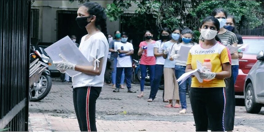 BidyasagarRoy4's tweet photo. Why is @IITKgp  @iitroorkee not willing to listen to students demands? In the middle of third wave, travelling is near to impossible. Its clearly stated in the site that, in case of #COVID19 related issues, examination maybe postponed. So why no action ? #postponegate2022 https://t.co/wen4aSoFUn