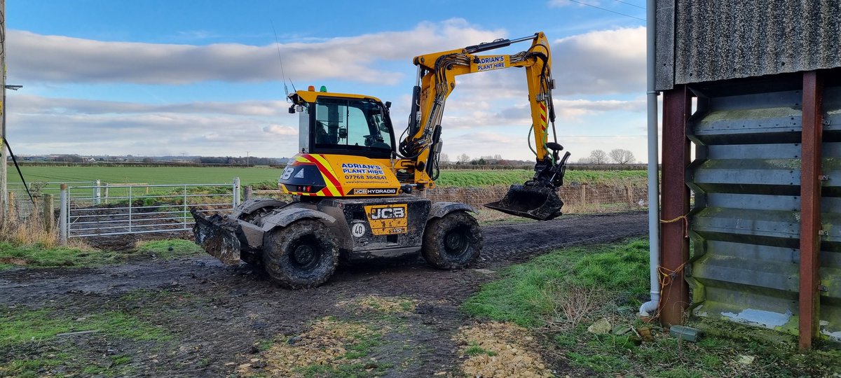 Adrianplanthire's tweet photo. @g_wullie At least I didn't have tracks to dig out just spin the wheels and away to the nearest pressure washer https://t.co/INYtFsd4ZX