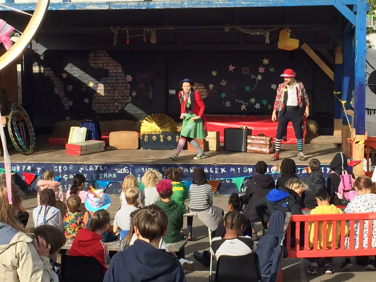 #FollowFriday time - Here's <a href="/FlyingSeagullUK/">The Flying Seagull Project</a> at Felix Rd APG with their brand of circus and cabaret inspired, child-led #adventureplay. Flying Seagull are on a mission to spread laughter to the most unlikely places. Big up! Check out founder Ash Perrin's book &amp; <a href="/TEDTalks/">TED Talks</a> 🛠