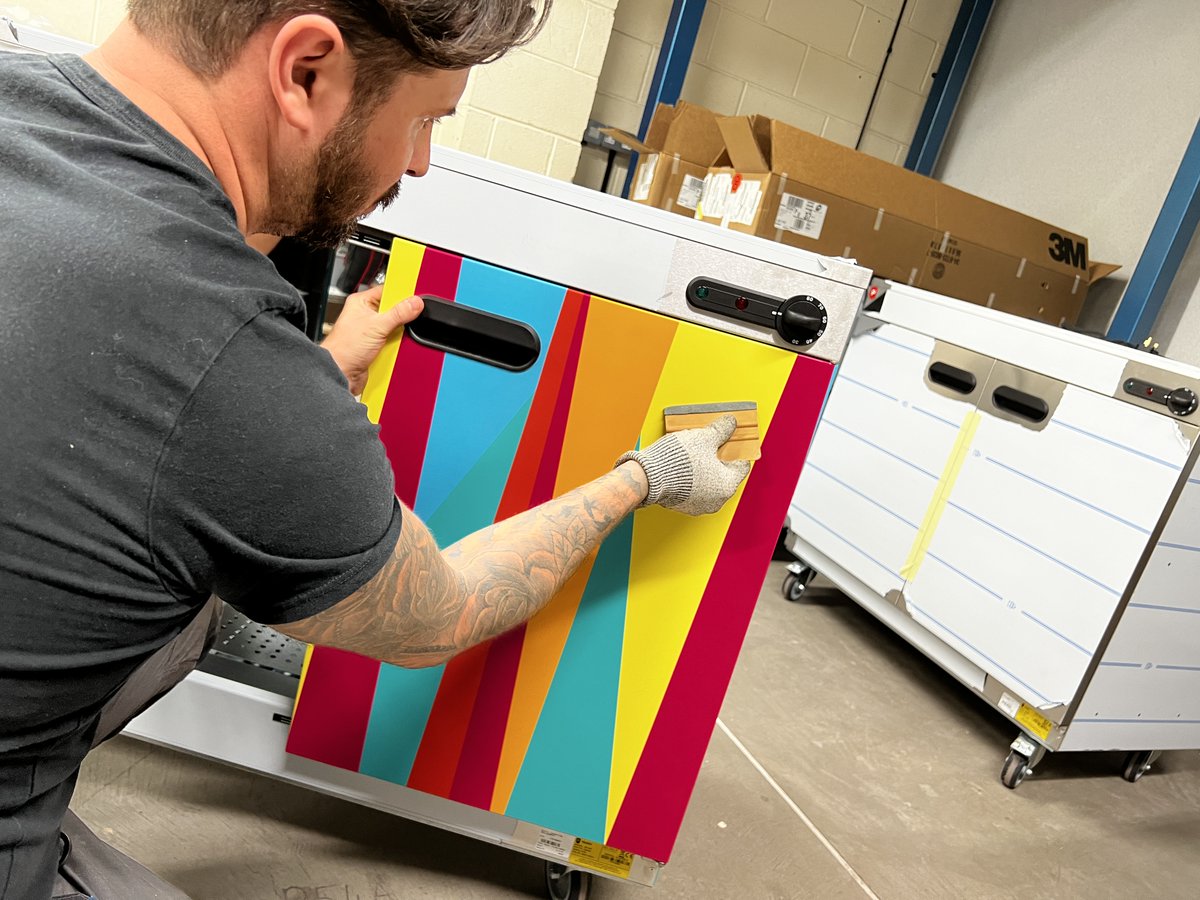 3MFilmsUK's tweet photo. Creating bespoke fittings is easy when you wrap.
@ParryCatering partnership with #GWProjects saw 32 Plate Warming units wrapped by Installation partner Graphic Innovation Group Limited using 3M Print Film Series IJ180mC.
#3MFilmsUK #CateringEquipment #PrintFilm #Branding https://t.co/R7NudA10bH