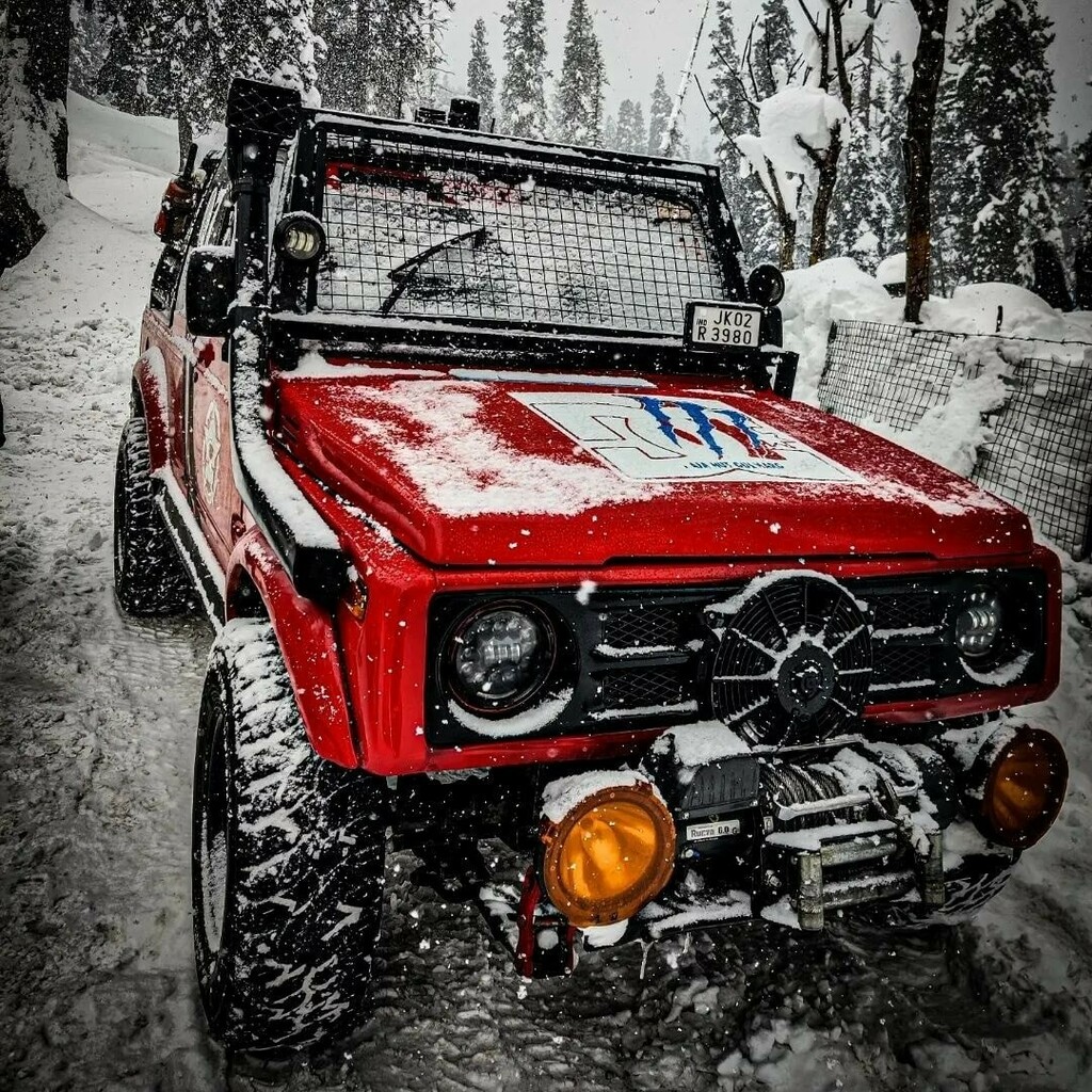 Fan photo alert @iamjithin17

To get featured, use hashtag #kashmiroffroad

#offroadadventure #snowdrive #snowseason #gypsy4x4 #kashmir #offroading #snowfall #gulmarg #snow4x4 instagr.am/p/CZRhhhRPhx0/