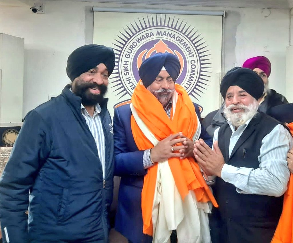 BabekMatta's tweet photo. ਅੱਜ ਆਪਣੇ ਹਲਕੇ, ਸਿਵਲ ਲਾਈਨਜ਼ ਵਾਰਡ ਦੀਆਂ ਸੰਗਤਾਂ ਨਾਲ ਨਵਨਿਰਵਾਚਿਤ DSGMC ਪ੍ਰਧਾਨ ਸਰਦਾਰ @hskalka ਜੀ ਦਾ ਨਿੱਘਾ ਸਵਾਗਤ ਕੀਤਾ।
Welcoming the newly Elected DSGMC President Sardar @hskalka ji with the Sangat of My constituency, Civil Lines Ward today. https://t.co/pDC23vUQTY