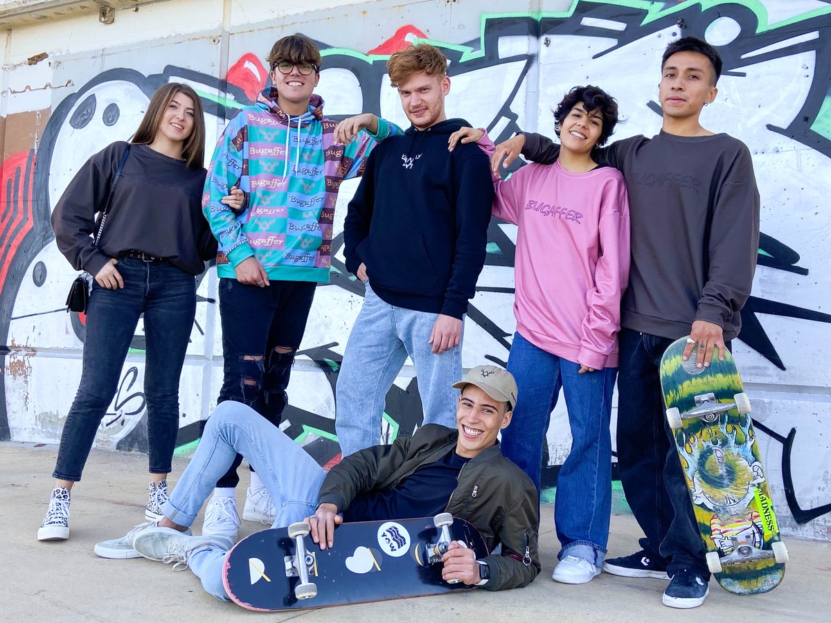 TranspiSS's tweet photo. Ismail, parte de la familia transpi desde 2019, ha creado la marca de ropa BUGAFFER😍. El proyecto ha sido seleccionado por el programa Emprendimiento Social de @barcelonactiva💪.¡Te animamos a conocer más sobre este proyecto en el post del blog!👉🏻https://t.co/TJNaWXXOFy https://t.co/X3g2bteZtb