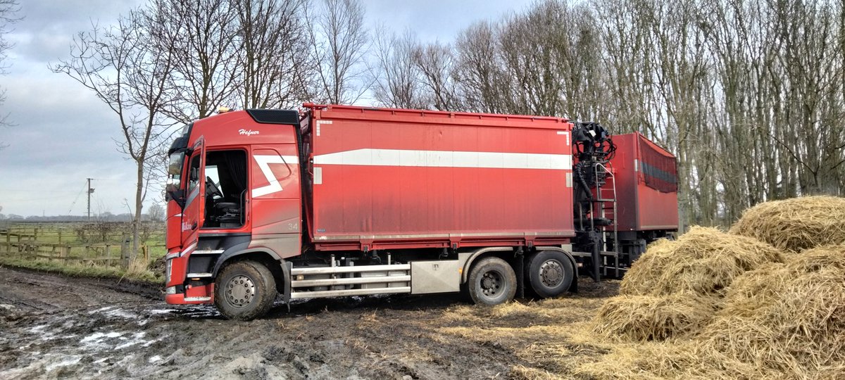 StudGrove's tweet photo. sometimes it's good to try something new. Luckily it was Mike from @tunnel_tech showing how to drive a wagon like a boss https://t.co/gIG55m6BeP