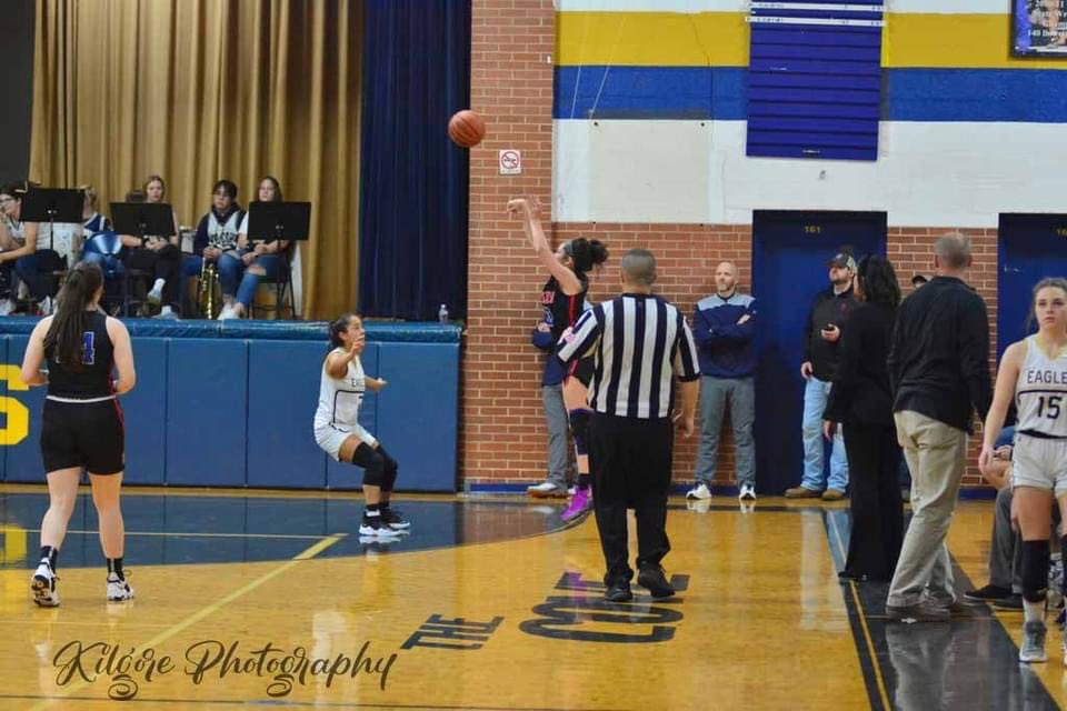 springs_girls's tweet image. 🔴Gameday!🔵

🆚 Eastside
⌚️ 5:00
📍 Eastside
📺 NFHS

#GBR #TEAM #progessoverperfection