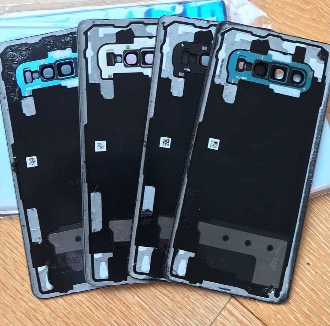 fireboxedservic's tweet photo. If and when you touch the back of your phone it hurts your heart, Visit @fireboxedservic at Ttowa mall, room no.C113 for a chasis replacement!
You can also call us on:
โ๏ธ0200933128
#GenuineSpareParts #HappeningNow
#SameDayRepairs
#Samsung #Phone #laptops #Uganda #HappeningNow https://t.co/6HHlyVkcBX