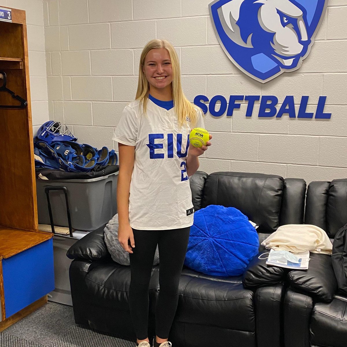ShoesSoftball's tweet photo. ✔️𝐂𝐎𝐌𝐌𝐈𝐓𝐓𝐄𝐃✔️

We are proud to announce that Junior THS softball player, Emily Konkel has verbally committed to continue her softball career at Eastern Illinois University!! 🥎 https://t.co/OvDyClpq6H