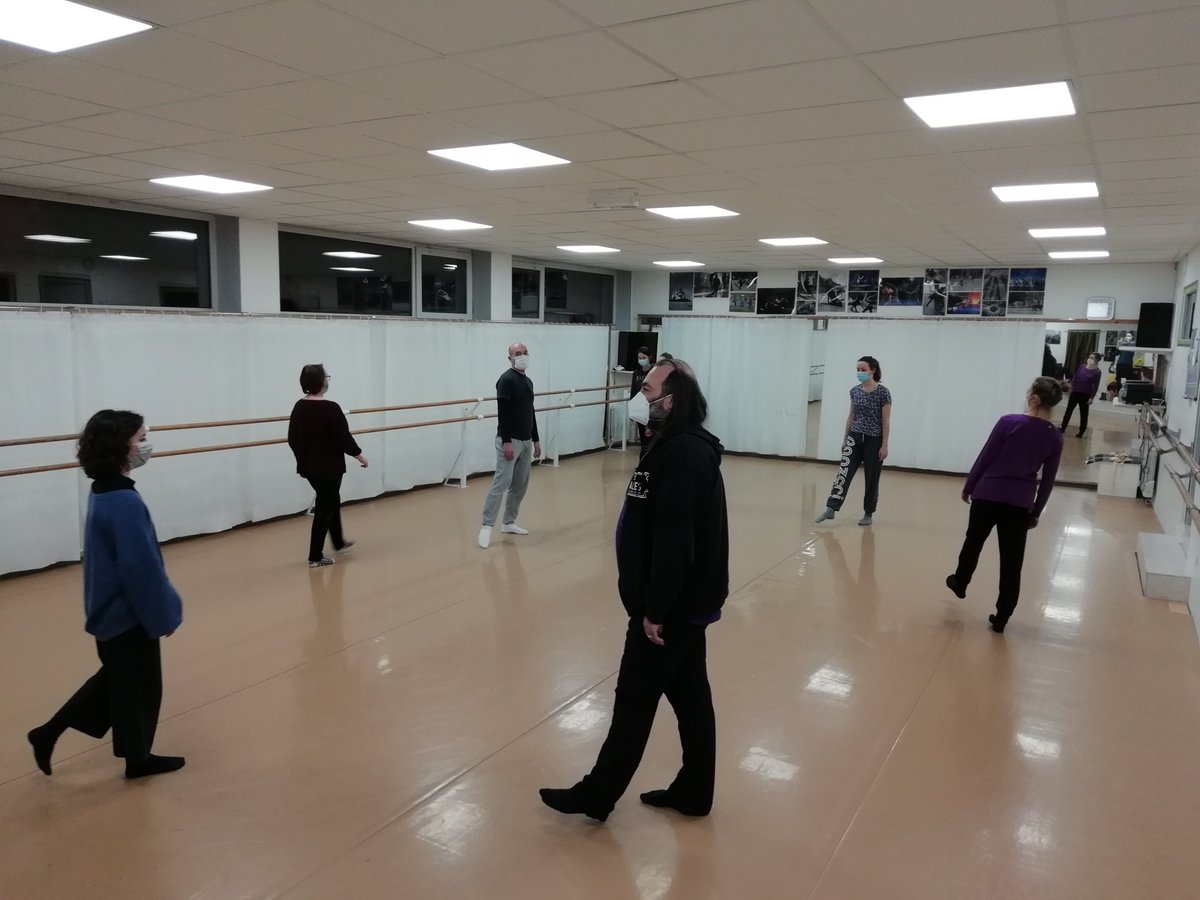 LTDSciences's tweet photo. Danser les maths c'est possible ! 🧐💃
Retour en images sur la formation Maths & Danse pour préparer des ateliers pour le festival La Preuve Par 9 !!
Si vous aussi vous avez envie de danser le madison avec des contraintes de symétrie rendez-vous du 7 au 14 mars 🎶🥳 https://t.co/ym74vypmZD