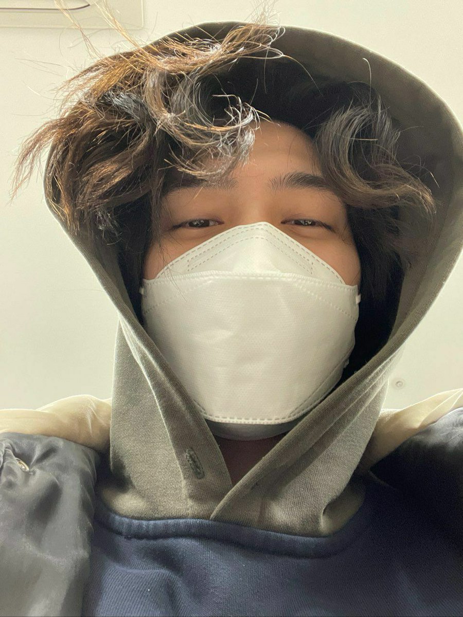 hendythinks's tweet image. sleepy eyes haha