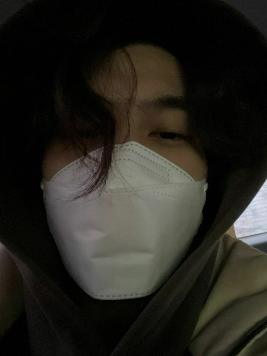 hendythinks's tweet image. sleepy eyes haha