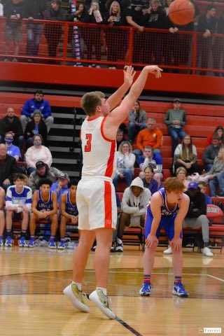 coleburch0's tweet photo. Cole Burch Class of 2023 3.8 GPA| ACT 20| 6’4 210lbs| Wing| Tight End| Averaging 14 points 8 Rebounds| Averaged 10 yards a catch this season with 4 touchdowns.| Basketball highlight: https://t.co/K6SEicD1JX | Football Highlight: https://t.co/JBmX5Fxq7y https://t.co/6yr9s70nMq