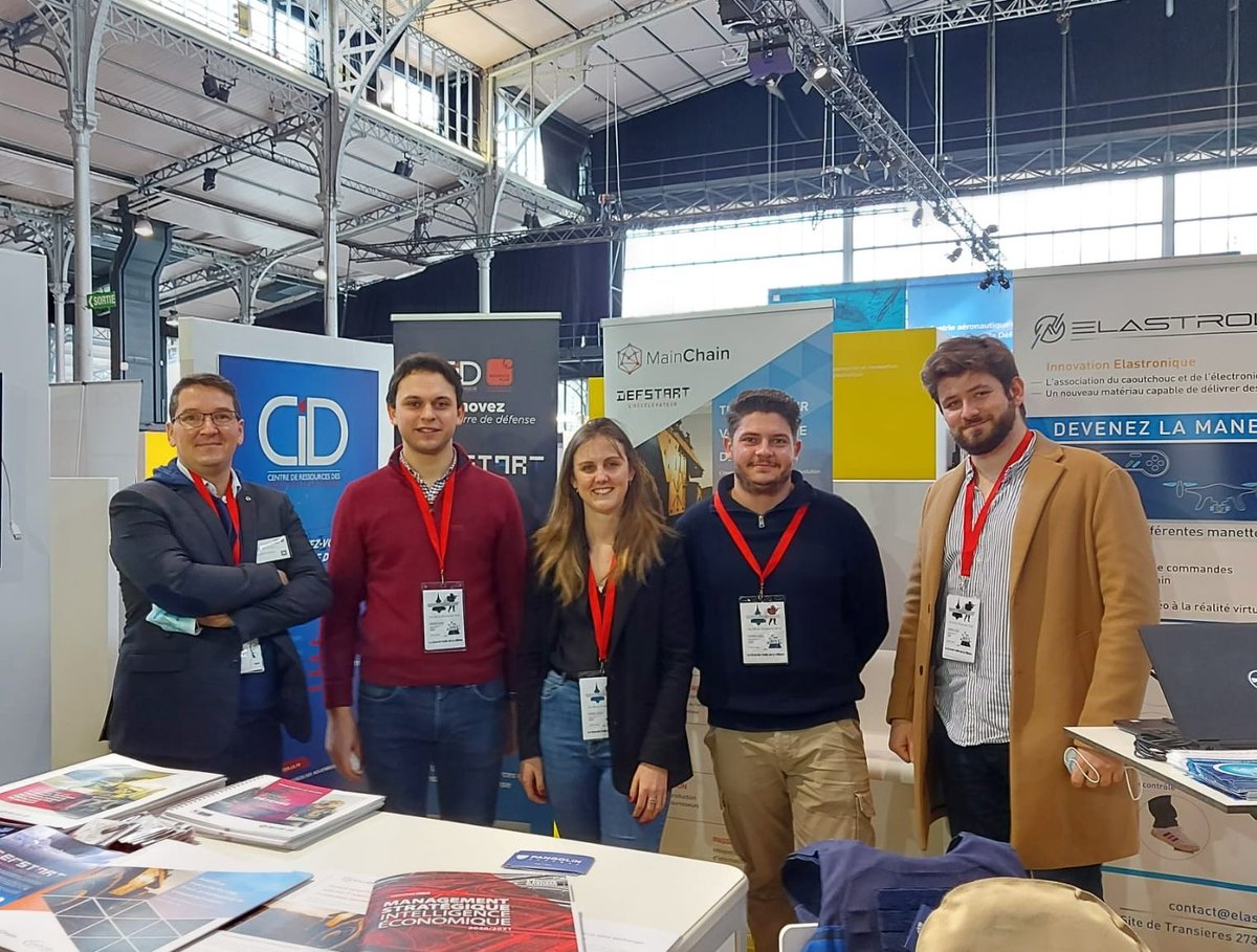 #LaFabriqueDefense ➡️ Nous vous attendons nombreux sur le stand B6 du CID, espace #Innovation, pour découvrir la #transfonum des chaînes de soutien grace à la #blockchain et à l'#impression3D.
