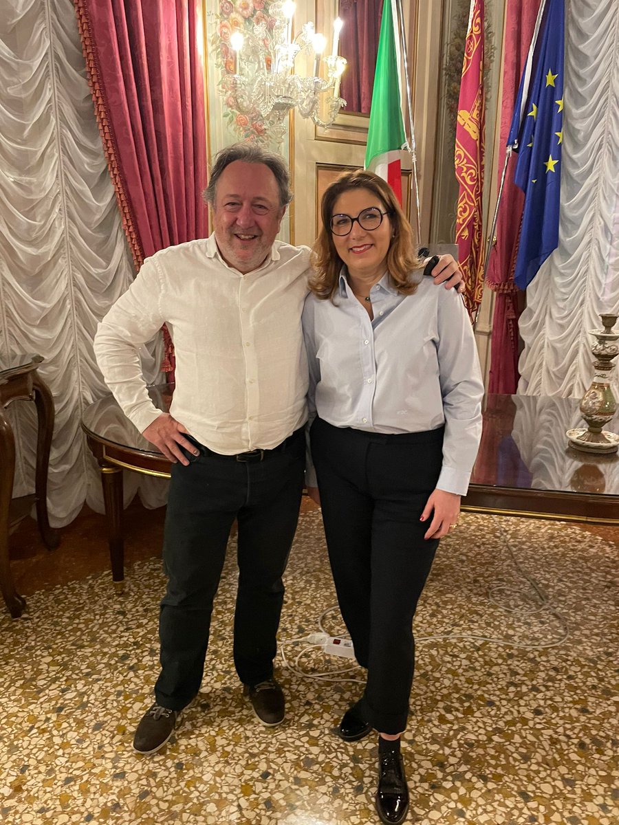 Nous avons l'honneur de vous présenter notre🆕présidente, <a href="/RoitmanVrd/">Virginie Roitman</a> !🥳

Nous lui souhaitons un excellent mandat et beaucoup de réussite pour les projets à venir🚀

Nous remercions par ailleurs <a href="/lbenoudiz/">Laurent Benoudiz</a> pour ces années riches en tant que président. La relève est assurée !