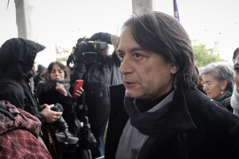 psomi2's tweet photo. Κότσιρας: «44 ώρες χωρίς ρεύμα - Το μόνο πράγμα που τους ενδιαφέρει να λειτουργεί είναι η προπαγάνδα»
Οργισμένος ο δημοφιλής καλλιτέχνης για τη μεγάλη σε διάρκεια διακοπή ρεύματος και τον "εγκλωβισμό" του, όπως αναφέρει, κατά τη διάρκεια της πρόσφατης κακοκαιρίας. https://t.co/H0Id9ZXbG3