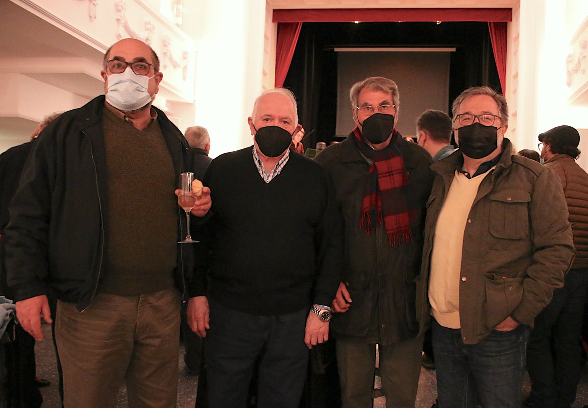 FUNCIONANDO | Anoche, en La Cultural de Úbeda, estuvimos representando al <a href="/FestivaldeUbeda/">Festival de Úbeda</a> en la presentación del Festival Flamencos y Mestizos 'Ciudad de Úbeda', un evento que sentimos muy cercano (en el calendario y en el corazón) y que dirige Paco Ortega.