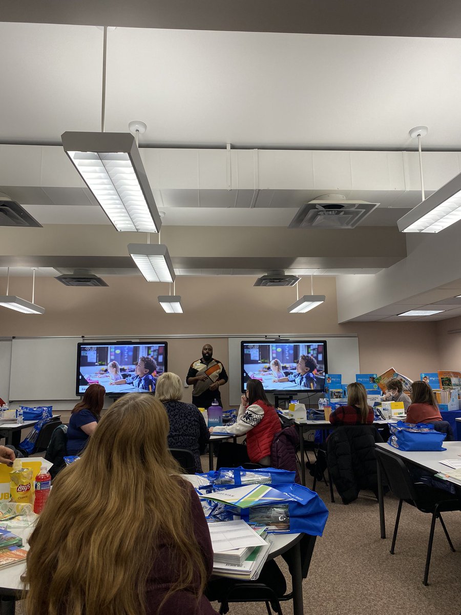 AndreaStotler's tweet photo. Thanks for having us @curriculum_dps  to learn more about #myViewLiteracy &amp; #SuccessMaker. @Becky_Davis19 @KThomasSAVVAS @SavvasLearning #OhioSavvasProud https://t.co/TH4P4KmM6B