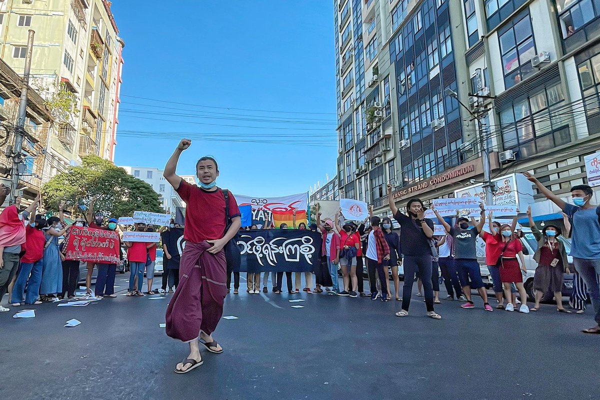 This evening in Yangon. Students, activists, poets and civilians protested against the military coup and urged people to participate in ‘Silent Strike’ on 1st February 2022. Photo: <a href="/HtetHak/">Htet Arkar</a> 

#WhatsHappeningInMyanmar #2022Jan28Coup