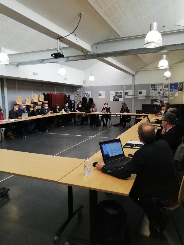 c_caillourobert's tweet photo. J’ai co-présidé ce matin avec la sous-préfète de #Romorantin @Prefet41 l’instance de coordination pour l’emploi #codeve. On a parlé attractivité des #metiers, dvpt des #competences, appui aux demandeurs d’emplois et aux #entreprises dans l’hôtellerie, l’industrie et l’agriculture https://t.co/eyDQcb91sp